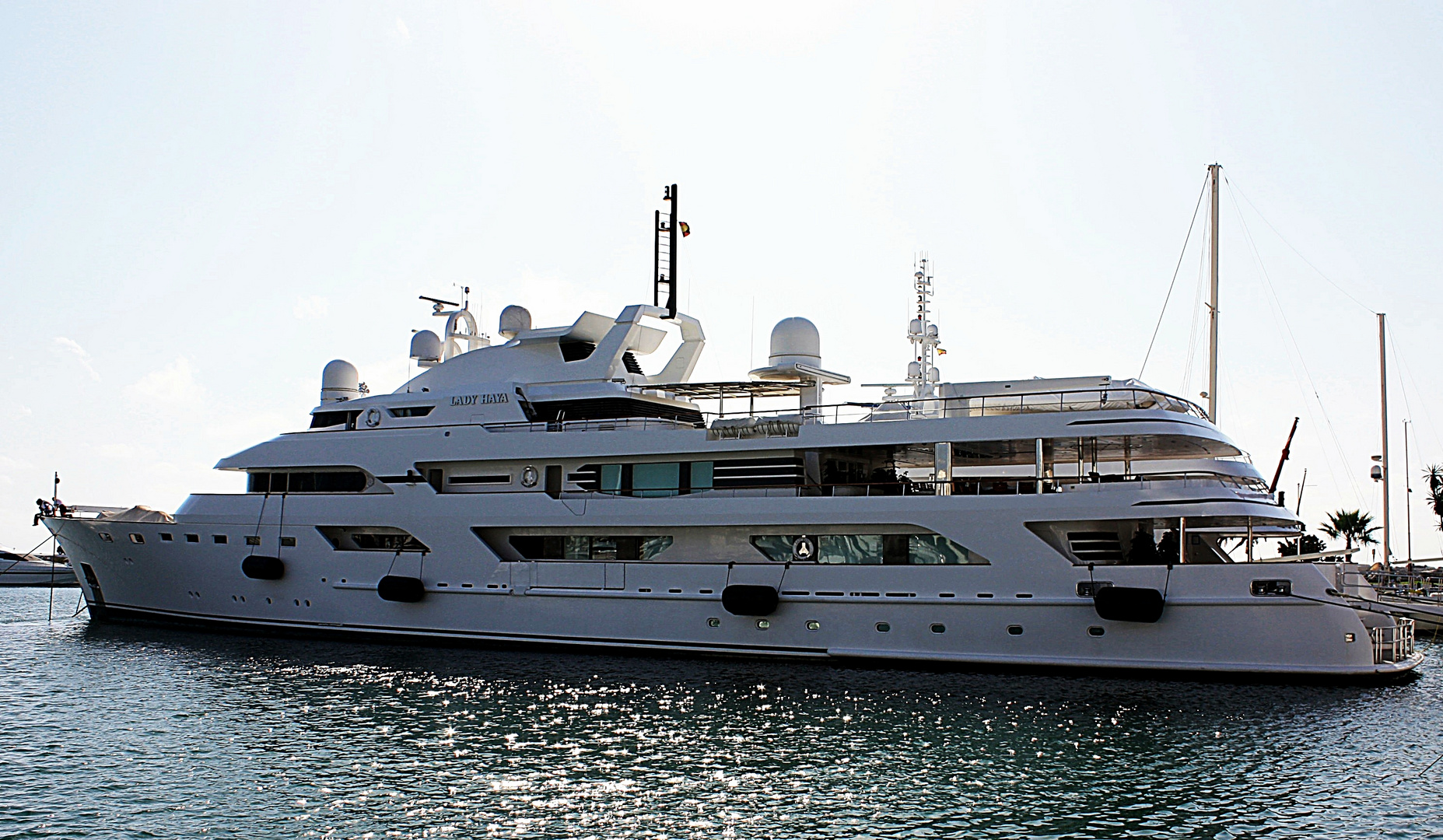 who owns the yacht lady haya